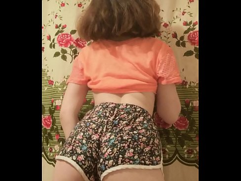 ❤️ Сексуальная юная малышка делает стриптиз снимая свои шортики на камеру ❌ Анальное видео на redgast4asset.ru ❌